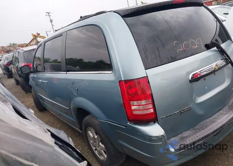 2008 Chrysler Town & Country Touring z USA, uszkodzony, nr VIN 2A8HR54P08R663396